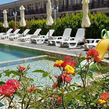 Golden Hermes Apartment *